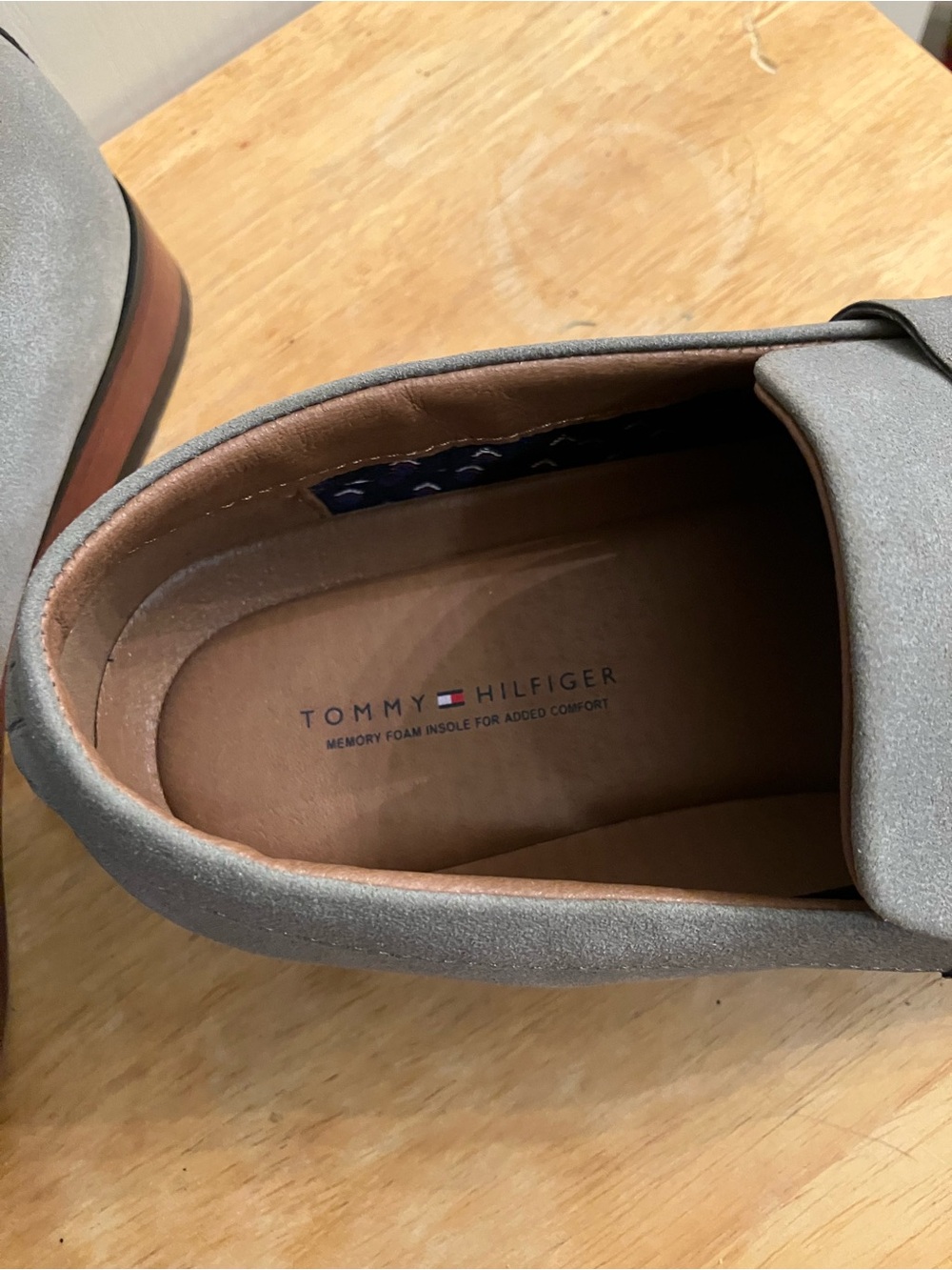 Men’s Tommy Hilfiger Light Gray Suede Penny Loafers Size 9 Med. - Picture 2 of 6